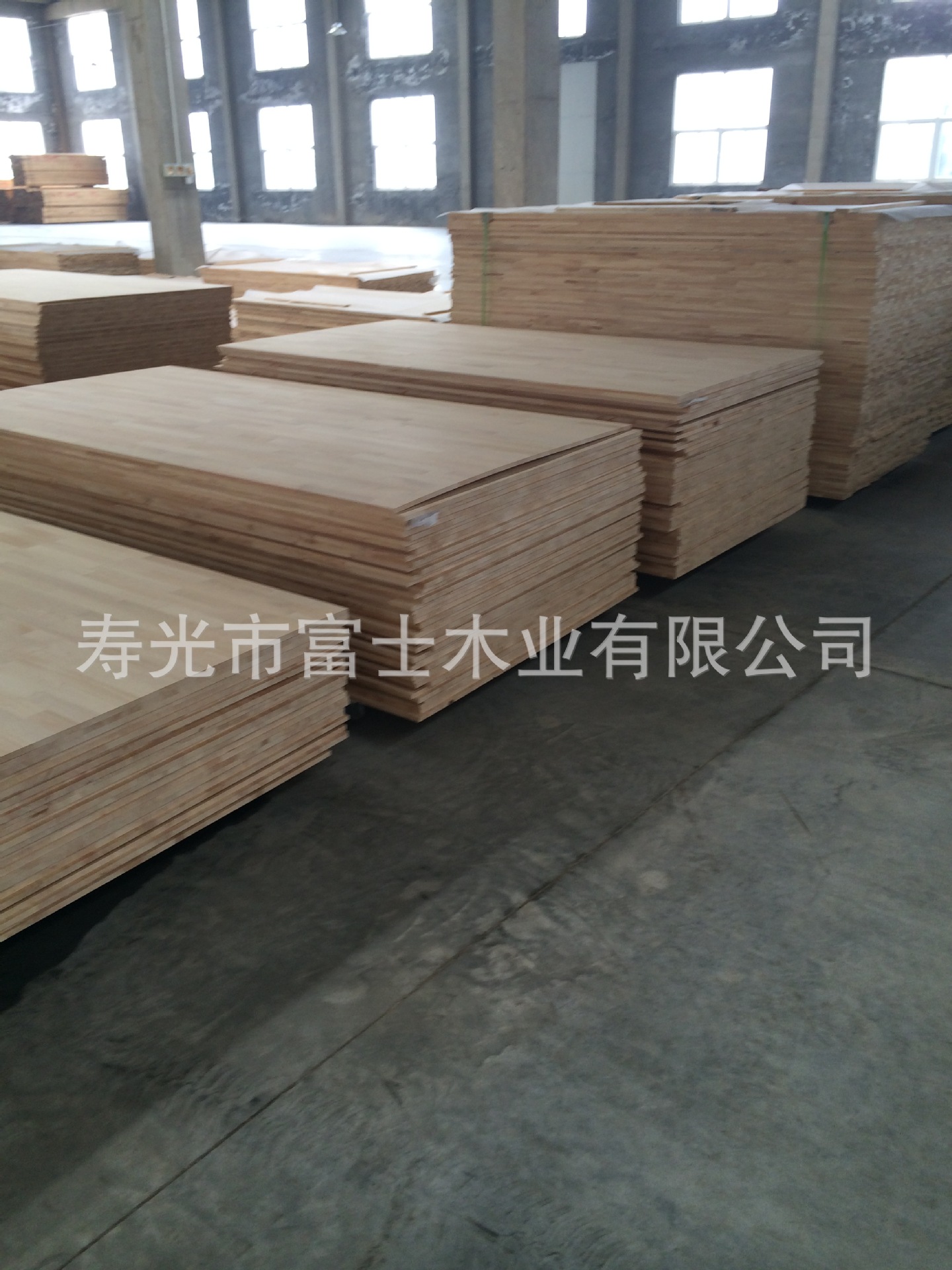 生態(tài)環(huán)保松木集成材1220*2440 原裝智利輻射松集成材生產(chǎn)廠家